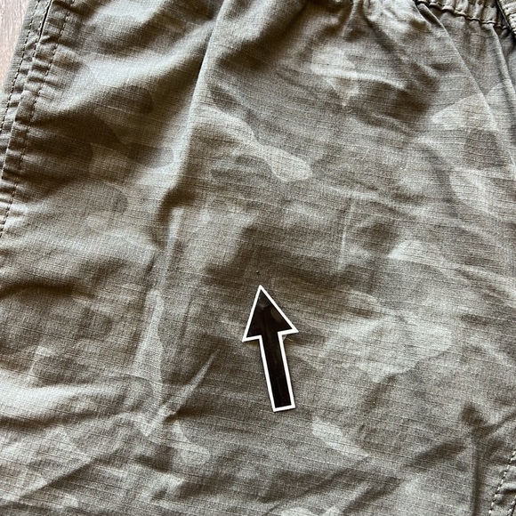Size Small Grey Vuori Ripstop Camouflage Pants - Picture 6 of 10